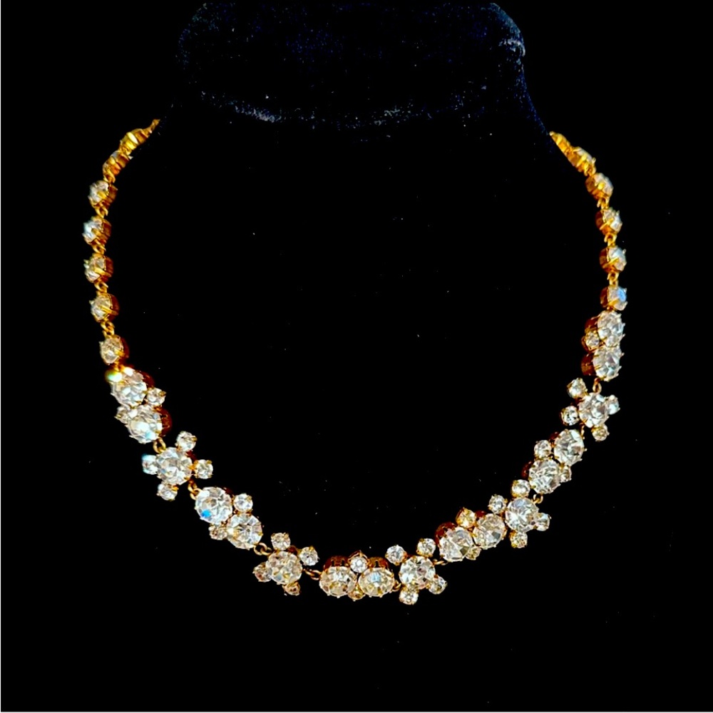 Gold tone 18 inch necklace with rhinestones